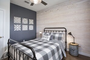3 bedrooms, memory foam beds, iron/ironing board, free WiFi