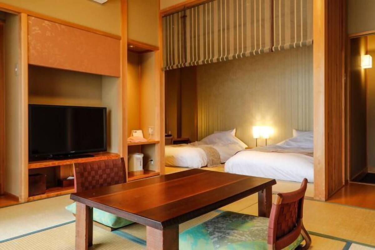18 bedrooms, in-room safe, bed sheets