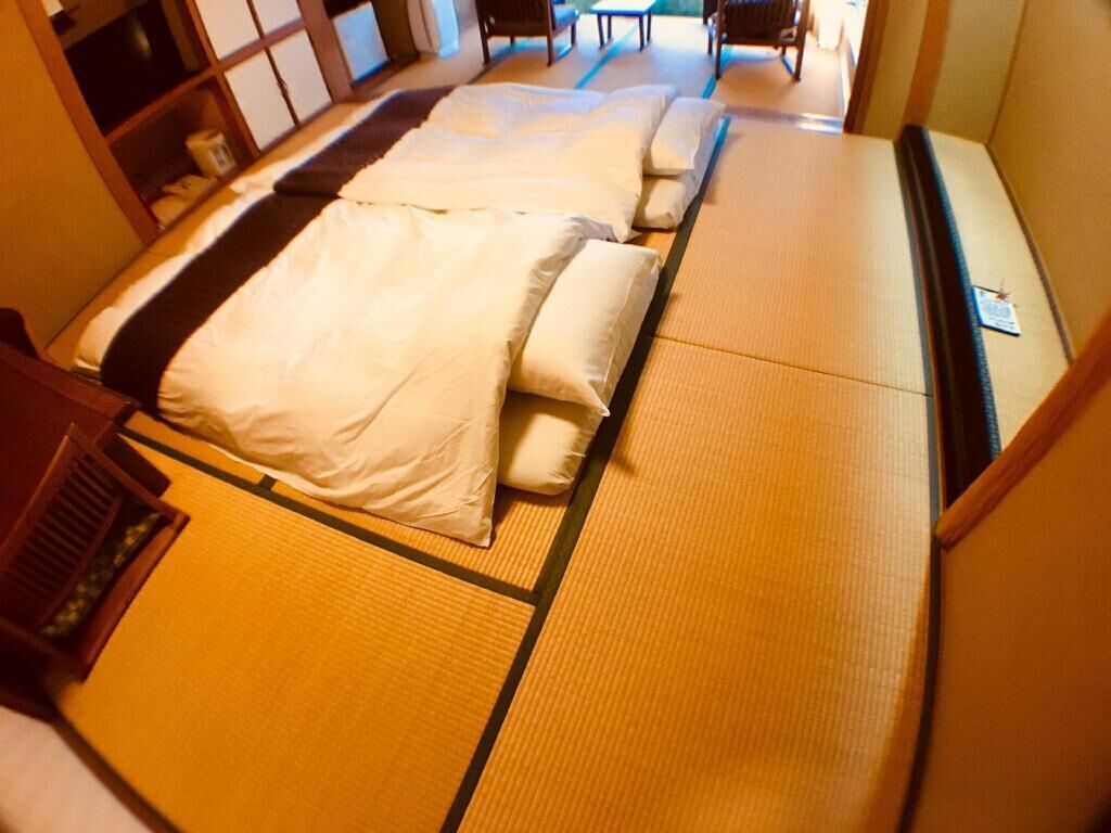 18 bedrooms, in-room safe, bed sheets