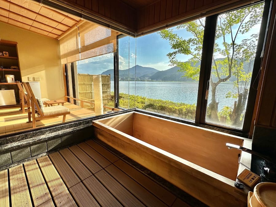 Banheira e chuveiro separados, banheira de imersão