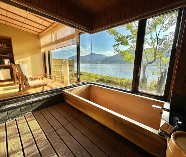 Separate bathtub and shower, deep-soaking bathtub, free toiletries - Ginka (Toyooka)