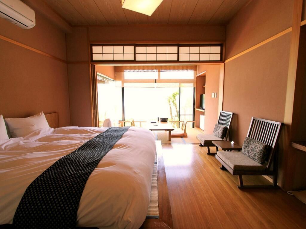 18 habitaciones, caja de seguridad en la habitación y ropa de cama 