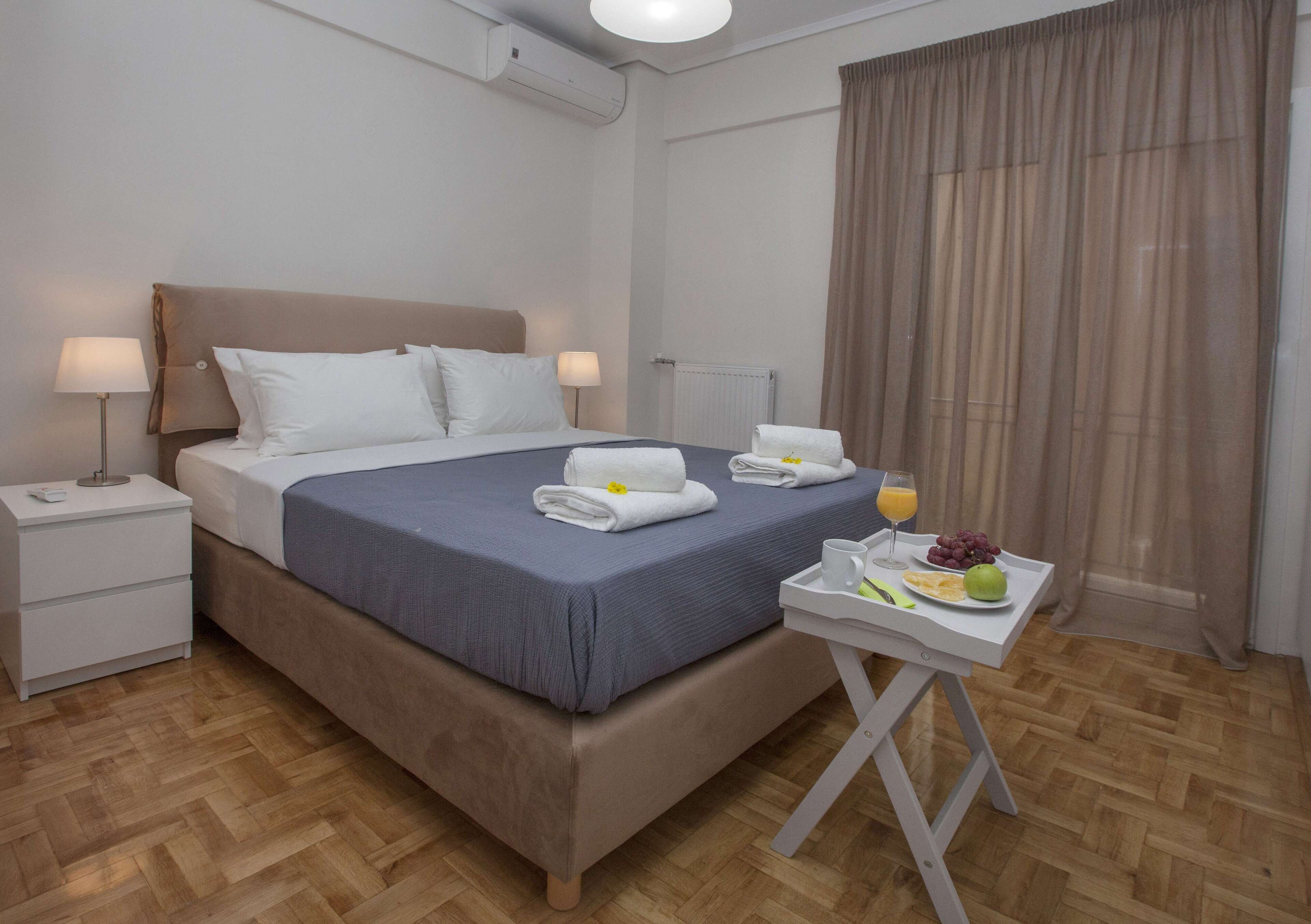 Familienapartment, 4 Schlafzimmer, Balkon | 4 Schlafzimmer, laptopgeeigneter Arbeitsplatz, Bügeleisen/Bügelbrett