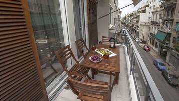 Apartamento família, 4 quartos, sacada | Sacada