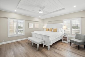 2 bedrooms, iron/ironing board, WiFi, bed sheets - Island House Beach Resort 14N (Siesta Key)