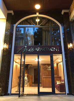 숙박 시설 입구