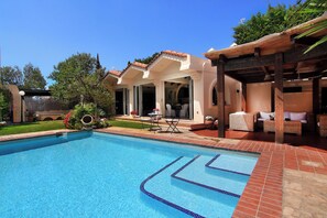 Outdoor pool, pool loungers