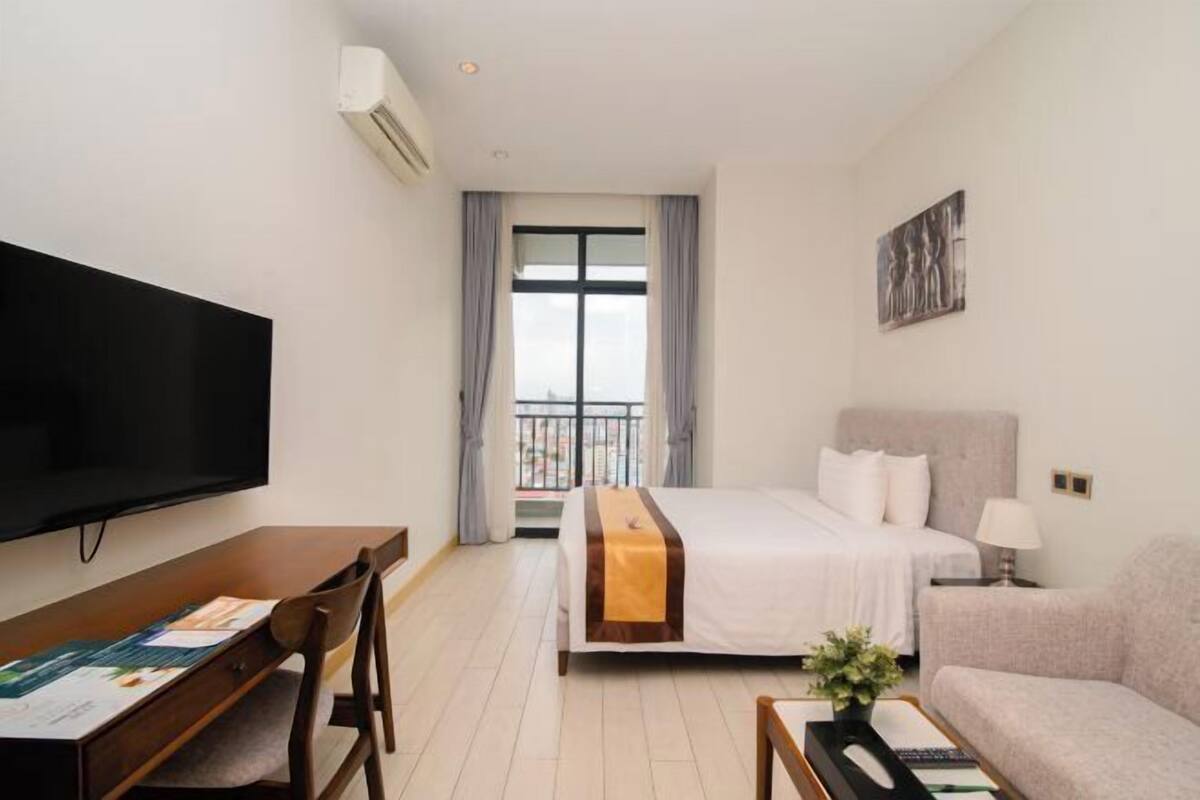 Betten mit Memory-Foam-Matratzen, Zimmersafe, Schreibtisch