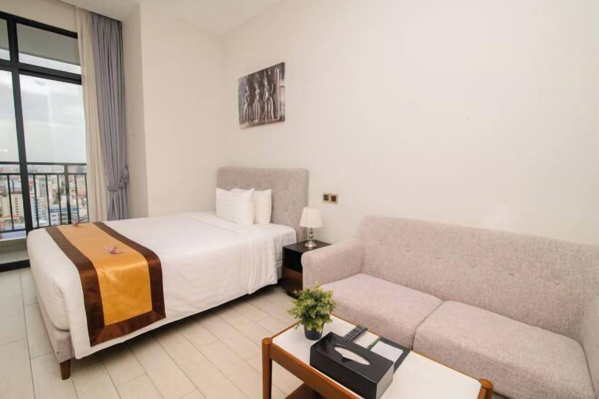 Betten mit Memory-Foam-Matratzen, Zimmersafe, Schreibtisch
