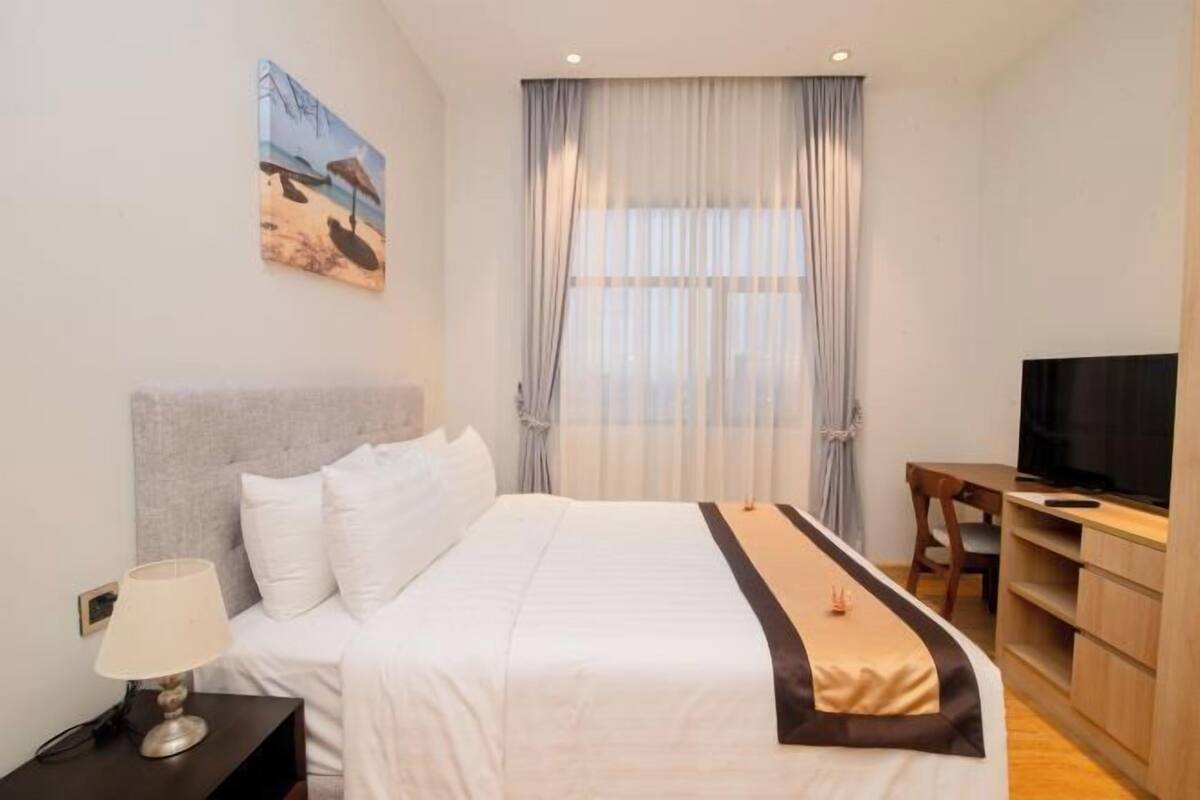 Betten mit Memory-Foam-Matratzen, Zimmersafe, Schreibtisch