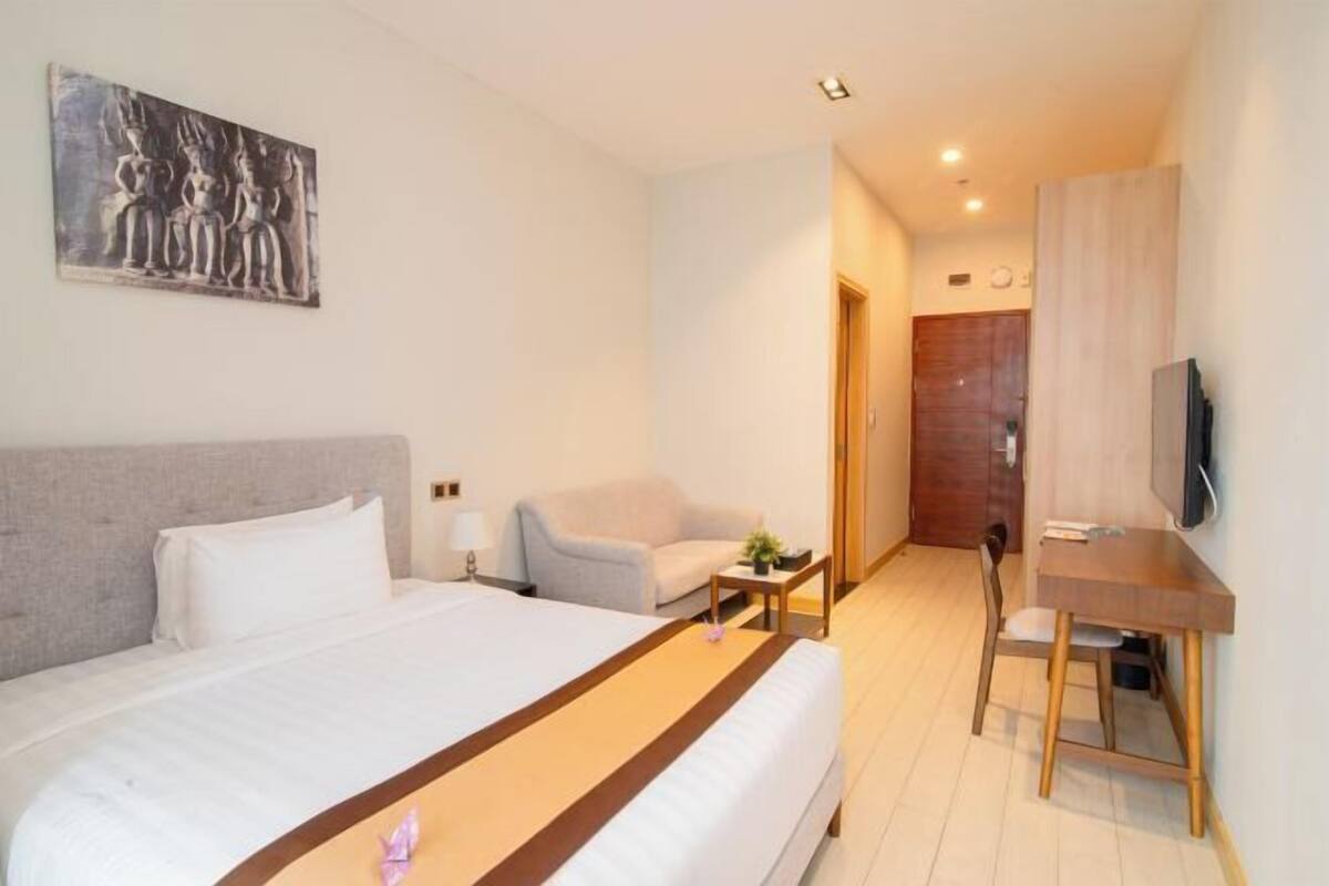 Betten mit Memory-Foam-Matratzen, Zimmersafe, Schreibtisch