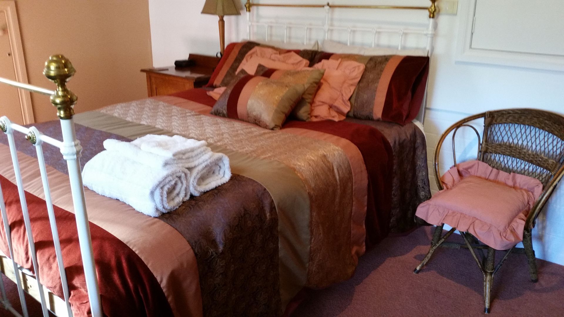    HOBART LOFT ON COPLEY    Weekly and monthly rates  Suitable  for couples . — image 6