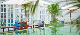 Manoir Des Arts Hotel