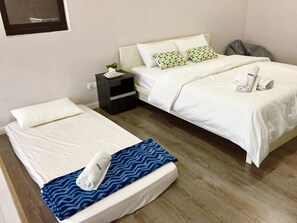 Comfort Duplex, 1 Bedroom, City View | 1 bedroom, desk, iron/ironing board, rollaway beds