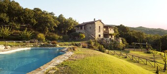 WP Relais Villa Vignalunga in Val d'Orcia,luxurious estate with swimming pool