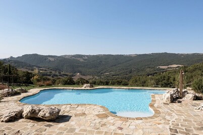 WP Relais Villa Vignalunga in Val d'Orcia,luxurious estate with swimming pool