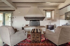 Smart TV, fireplace, DVD player, books - WP Relais Villa Vignalunga in Val d'Orcia,luxurious estate with swimming pool (CASTIGLIONE D'ORCIA (SI))