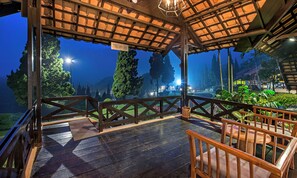 Family Room | Terrace/patio - Grand Whiz Hotel Bromo (Sukapura)