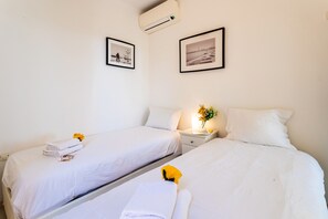 2 bedrooms, iron/ironing board, free WiFi, bed sheets