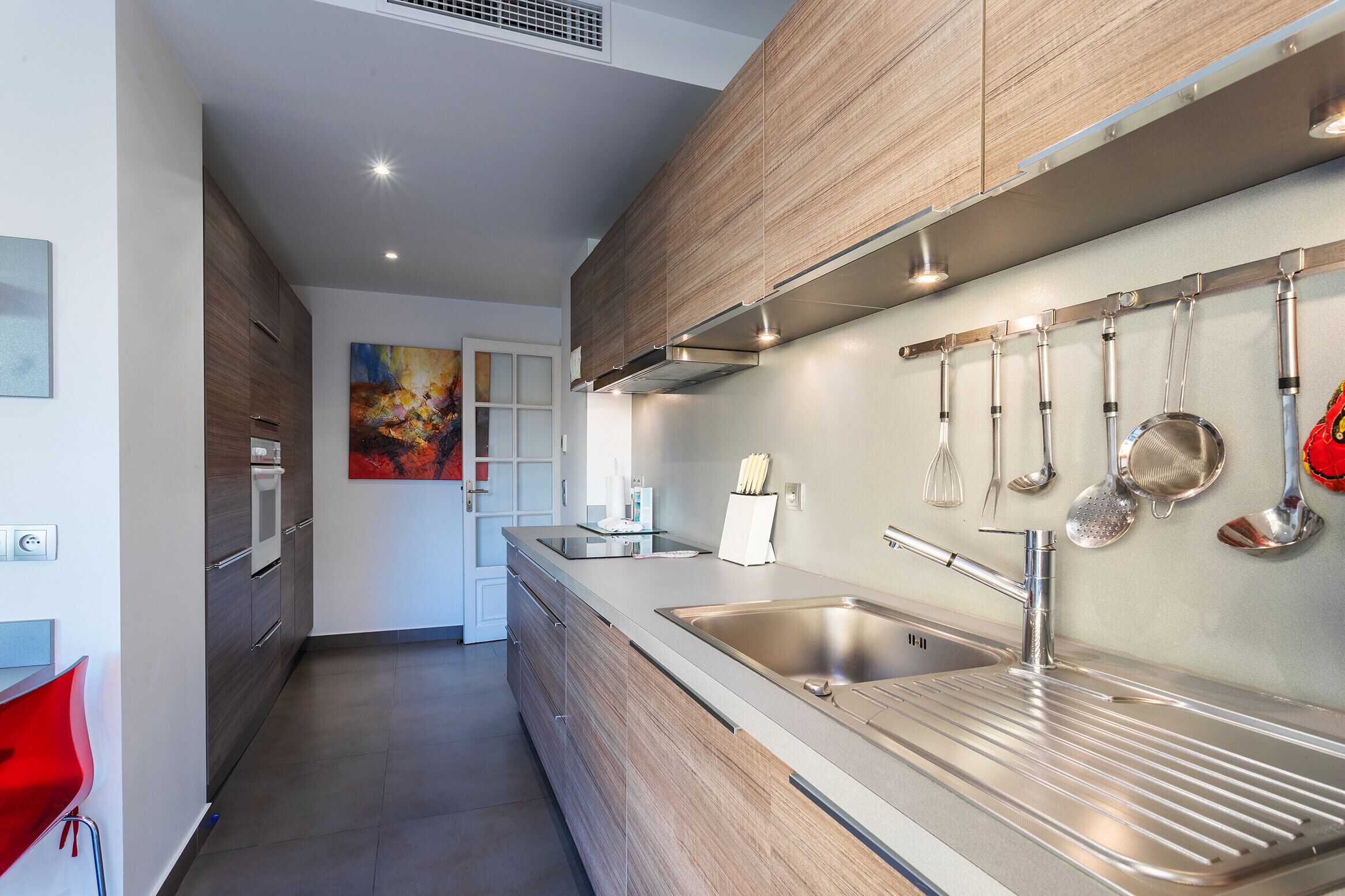 Kühlschrank, Mikrowelle, Ofen, Geschirrspüler