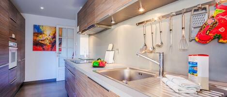 Fridge, microwave, oven, dishwasher