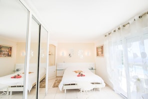 4 bedrooms, iron/ironing board, Internet, bed sheets