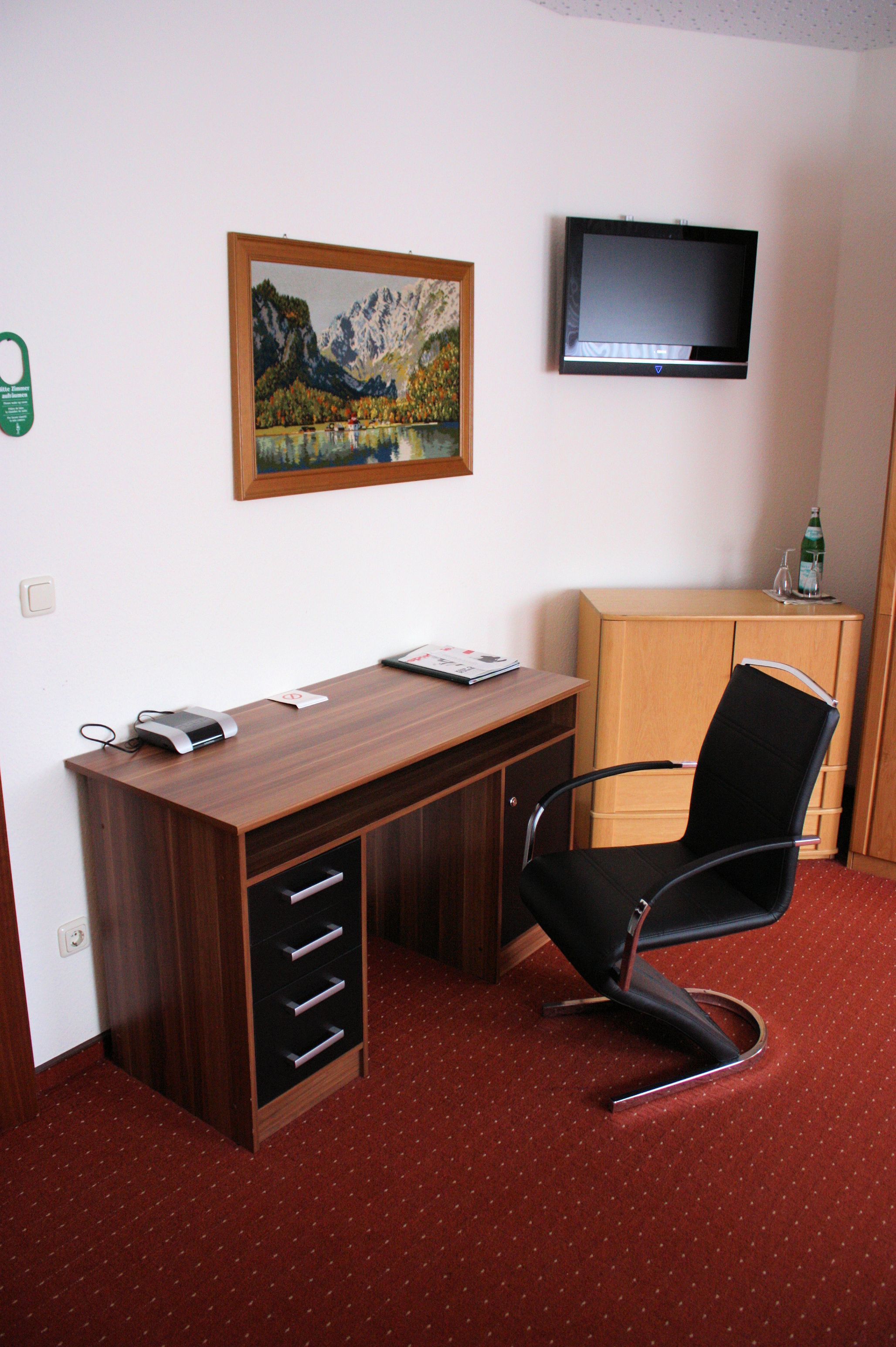 standard double or twin room (free public transport ticket) | in-room business centre