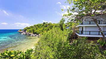 Muni-Muni Cliff Villa | Balcony