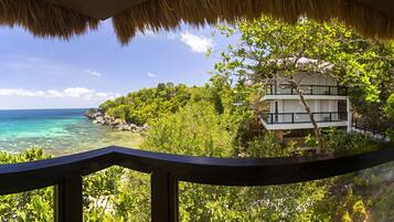 Muni-Muni Cliff Villa | Balcony