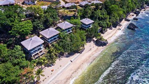 Private beach, white sand, beach yoga, fishing - Ocean's Edge Resort (Carabao Island)