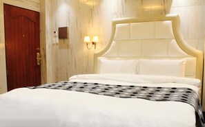 Chambre Familiale | Coffres-forts dans les chambres, bureau, chambres insonorisées