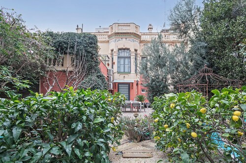 Villa with private garden and pool,big terrace-solarium,pergola