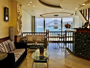 Reception - Ming Hu B&B (No elevator) (Yuchi)