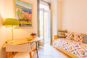 3 bedrooms, free WiFi, bed sheets - ON VILLEFRANCHE BAY AP3040 By RIVIERA HOLIDAY HOME (Villefranche-sur-Mer)