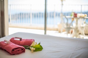 1 bedroom, iron/ironing board, free WiFi, bed sheets - LE CALIFORNIA AP1008 by RIVIERA HOLIDAY HOMES (Villefranche-sur-Mer)