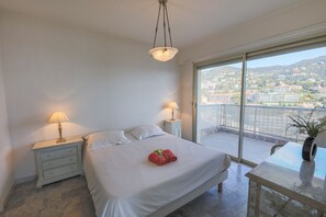 1 bedroom, iron/ironing board, free WiFi, bed sheets - LE CALIFORNIA AP1008 by RIVIERA HOLIDAY HOMES (Villefranche-sur-Mer)