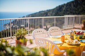 Outdoor dining - LE CALIFORNIA AP1008 by RIVIERA HOLIDAY HOMES (Villefranche-sur-Mer)