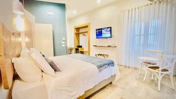 Egyptian cotton sheets, premium bedding, down comforters, pillowtop beds