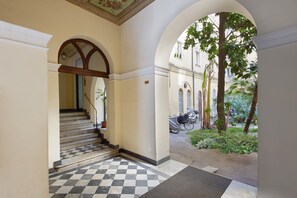 Property entrance - Suite Horti Sallustiani (Rome)