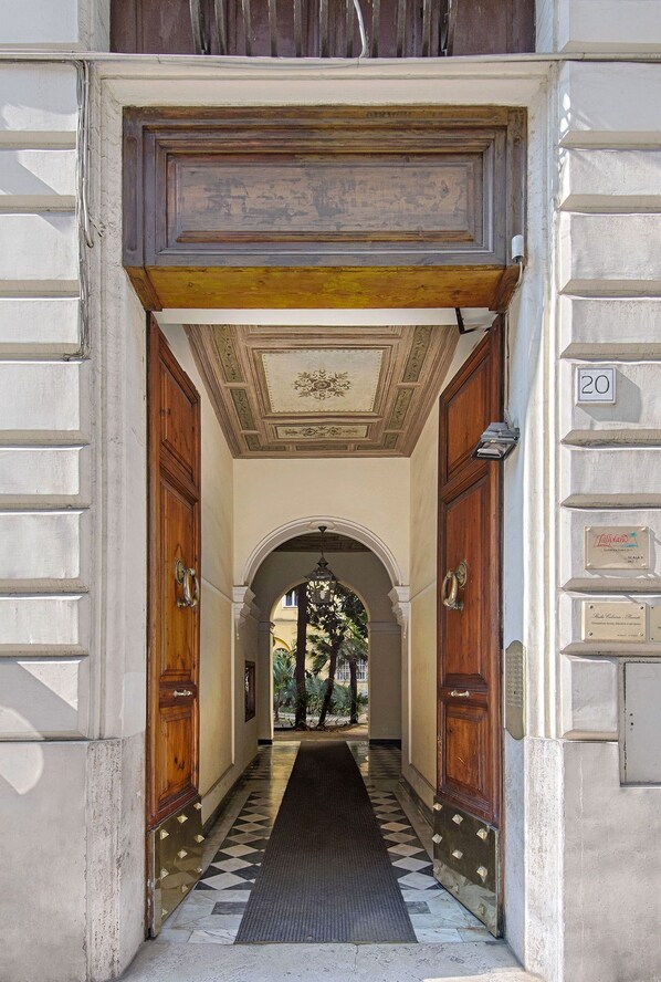 Entrada al alojamiento