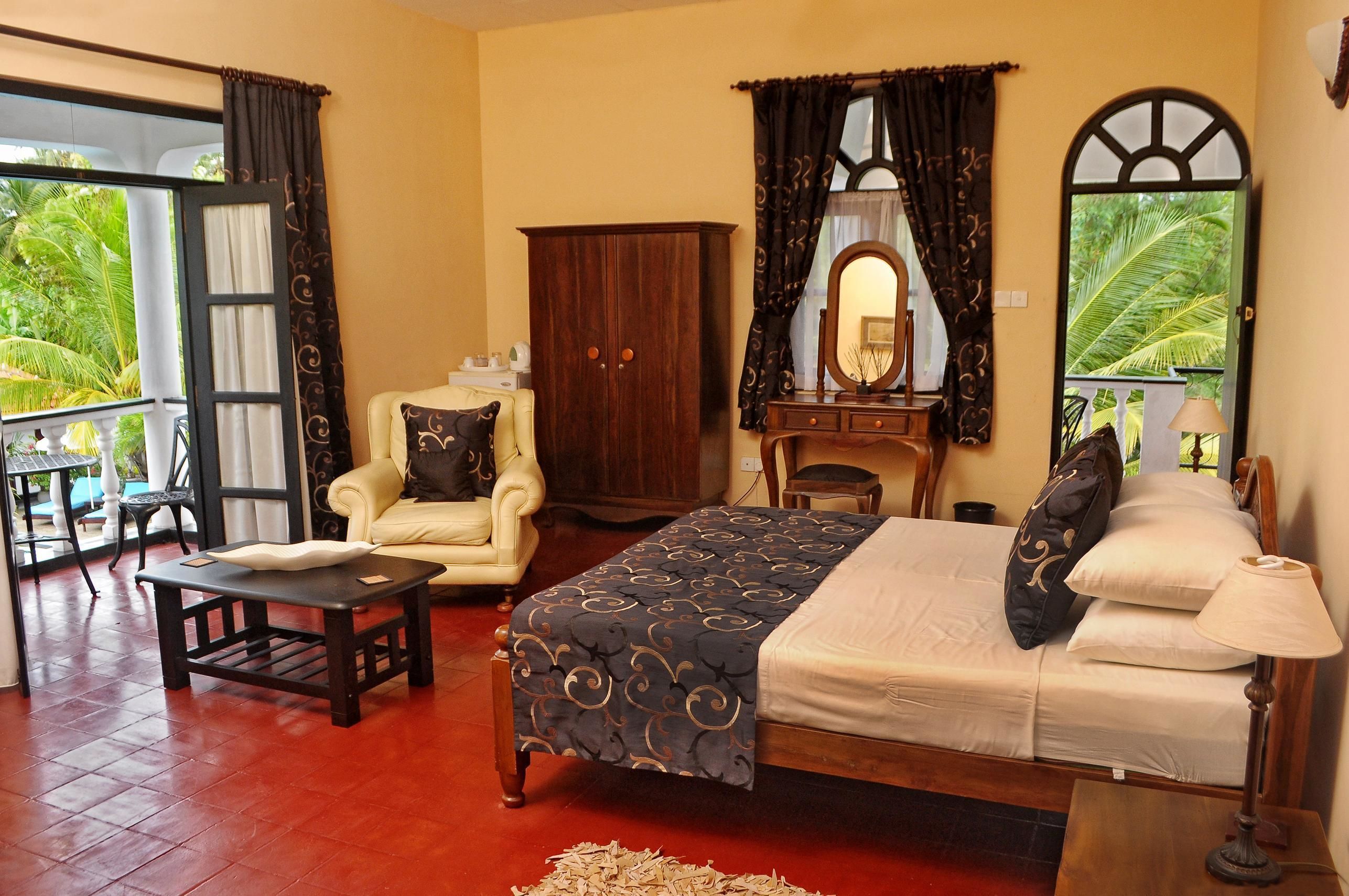 1 室のベッドルーム、ミニバー、デスク、可動式ベッド