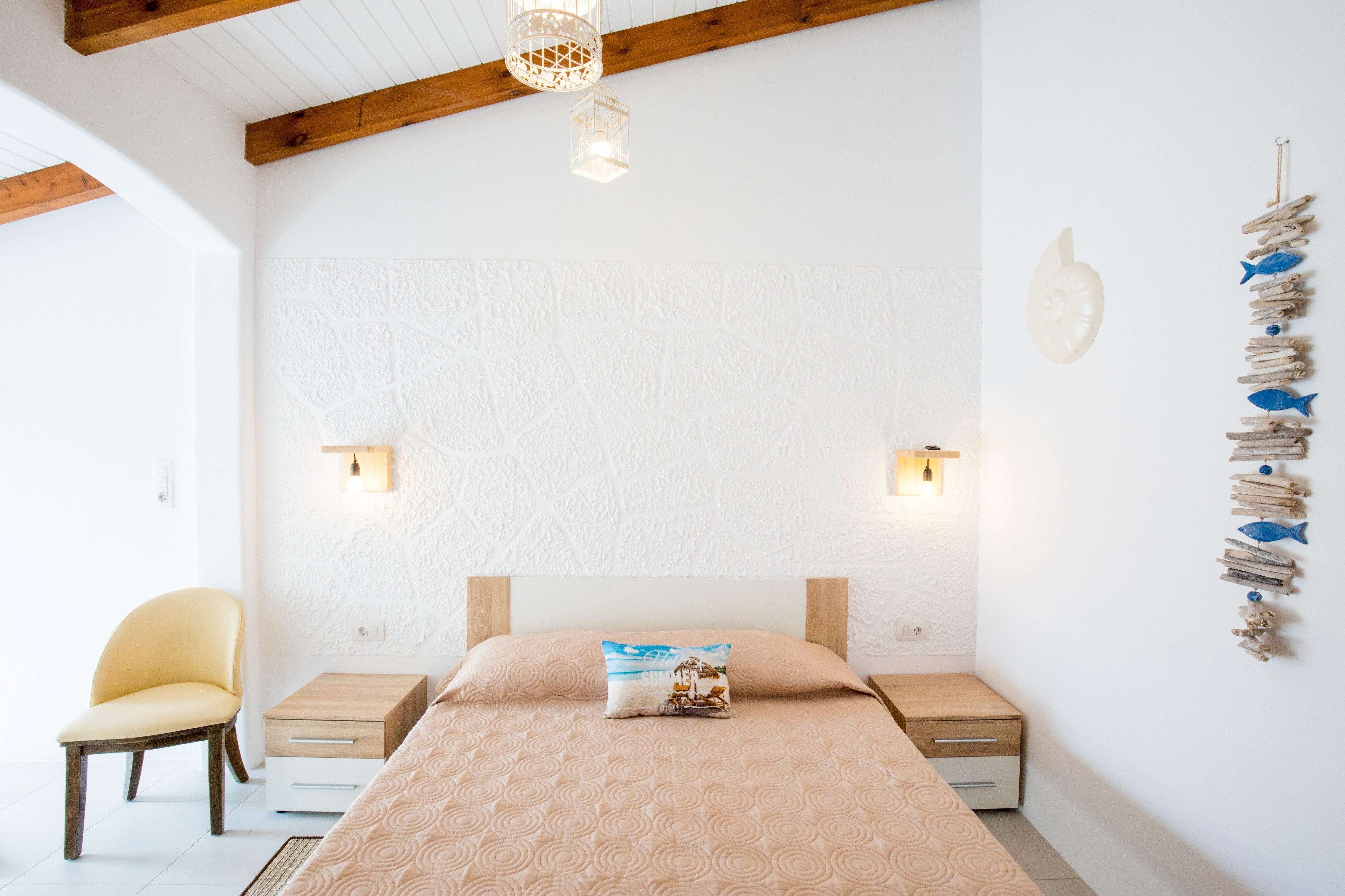 deluxe double room | free wifi, bed sheets