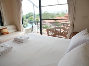Deluxe Double Room | Literie hypoallergénique, bureau, accès au Wi-Fi (inclus)