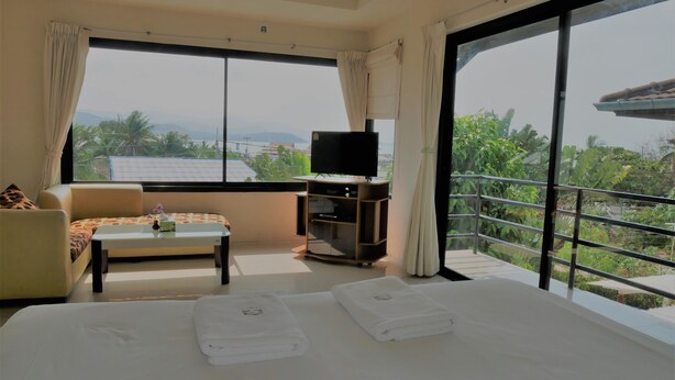 Hypo-allergenic bedding, desk, free WiFi, bed sheets - Sunset Inn (Koh Samui)