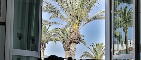 Desk, soundproofing, iron/ironing board, free WiFi