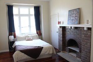 Room - Character on Claudeland (Hamilton)