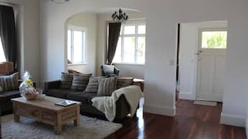 Classic House, 4 Bedrooms | Living area | Flat-screen TV, fireplace