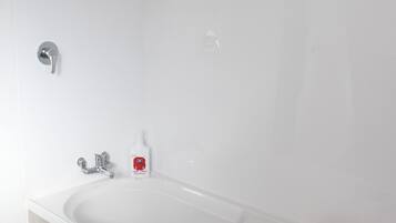 Nhà phong cách cổ điển, 4 phòng ngủ | Phòng tắm | Bồn tắm và buồng tắm vòi sen riêng, bồn tắm ngâm