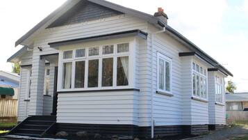 Mặt tiền nơi lưu trú