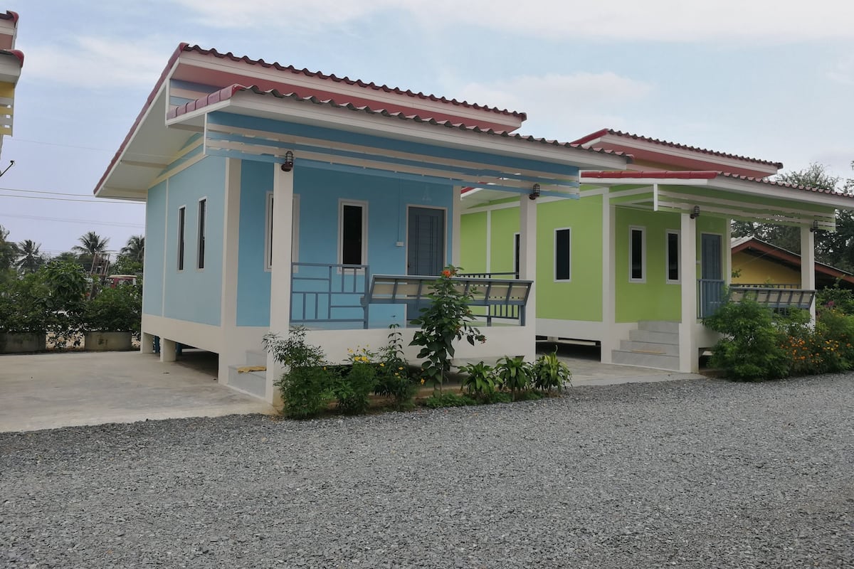 Basic House | Escritorio, camas supletorias, wifi gratis